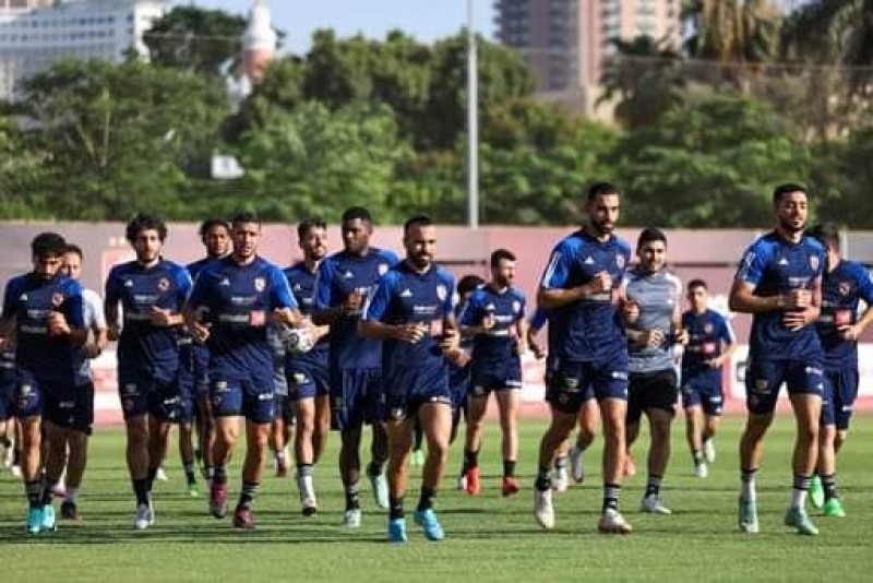 ما اسماء اللاعبين فى قائمة الأهلي لمواجهة الداخلية فى الدورى الممتاز وما هم المستبعدون