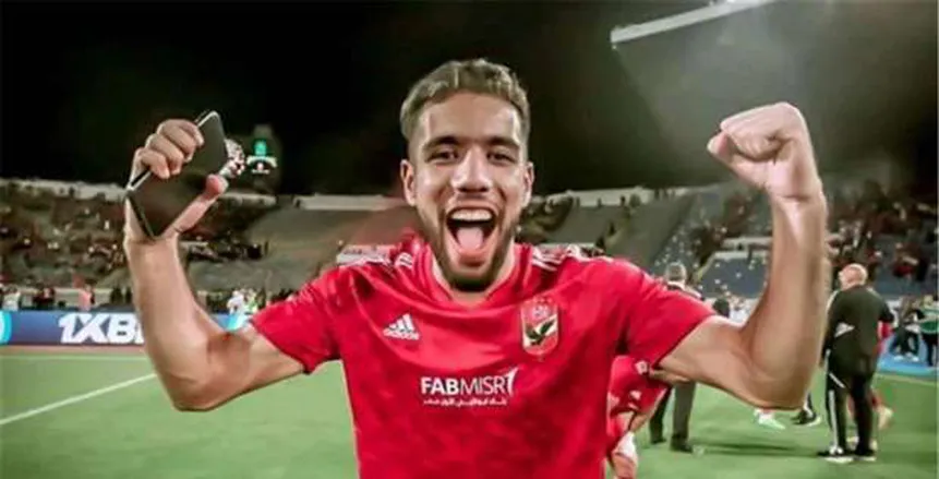 الأهلي يحدد وجهة أحمد قندوسي بعد قرار عرضه للبيع: ناد مفاجأة