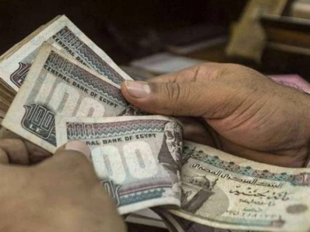 حقيقة زيادة الحد الادني للعاملين فى القطاع الخاص الي 7000 جنيه وفقاً لبيان اتحاد العمال
