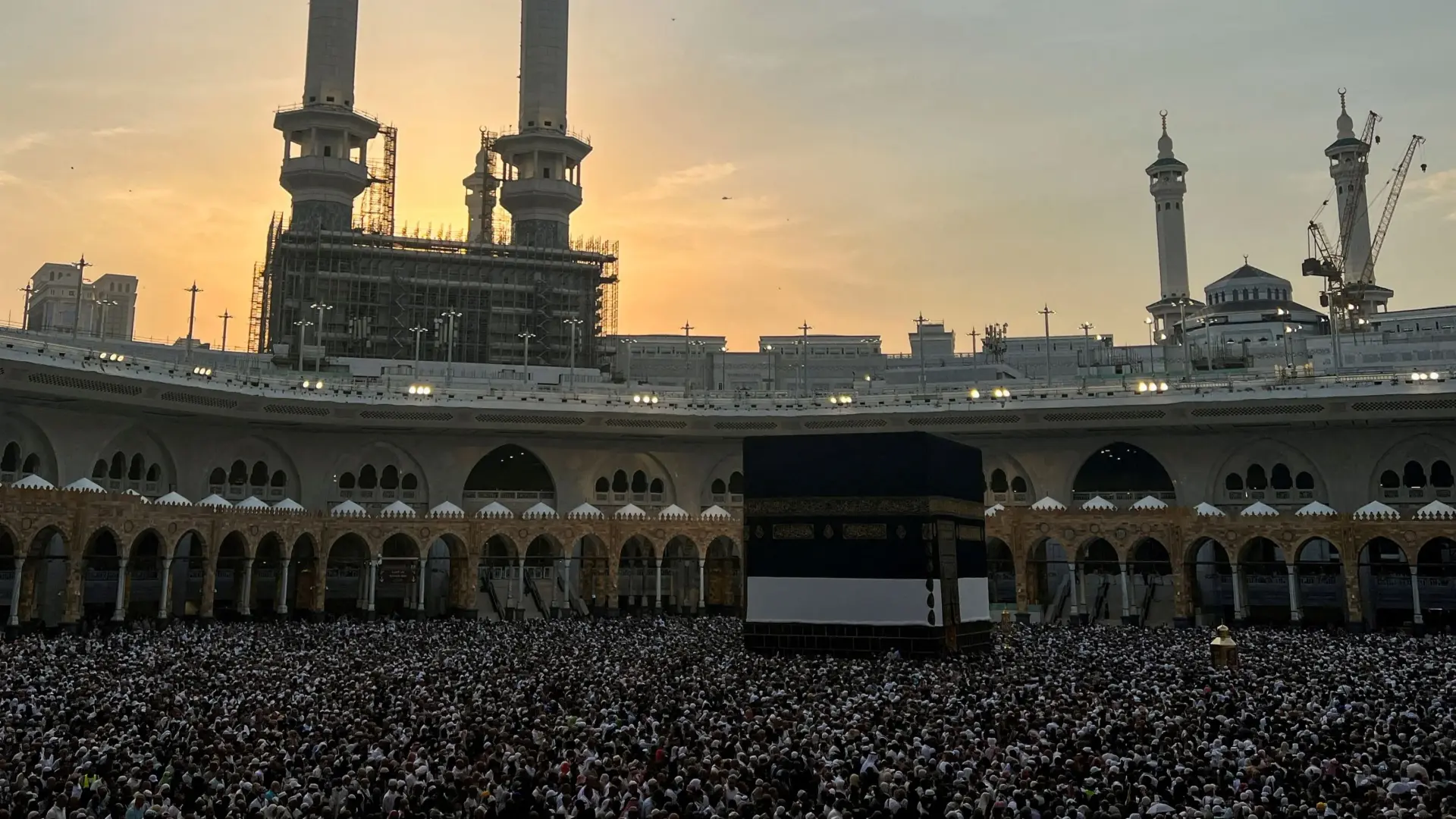 أعذب الأصوات بالعشر الأواخر .. أئمة الحرم المكي اليوم “ليله 27 رمضان 2025”