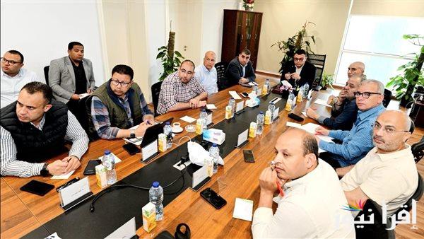 وزير الإسكان يطلب تقارير أسبوعية لتسريع تسليم وحدات العلمين الجديدة