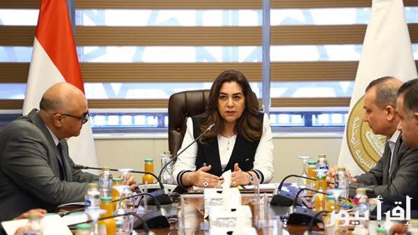 وزيرة التنمية: الوزارة تسعى للاستفادة من المزايا التنافسية لكل المحافظات