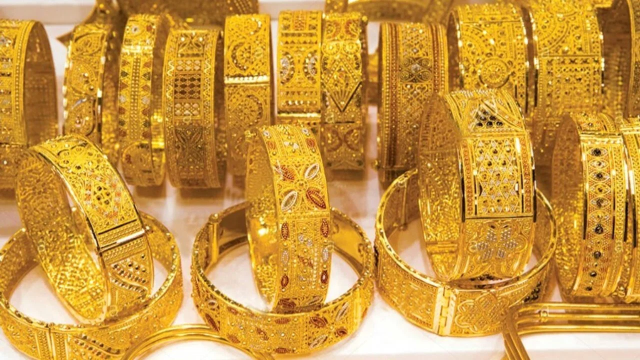 سعر جرام الذهب عيار 21 يشعل السوق اليوم.. قفزة مفاجئة بمنتصف التعاملات