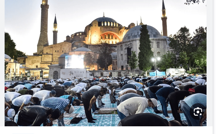 هنصلي إمتــي؟ مواقيت صلاة عيد الأضحي في تركيا 2025 تحديد موعد صلاة العيد في أنقرة – إسطنبول